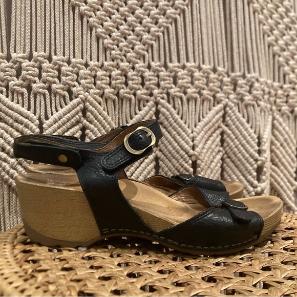 Dansko Tricia Black Milled Burnished Strappy Chunky Wooden Clogs - Picture 3 of 12